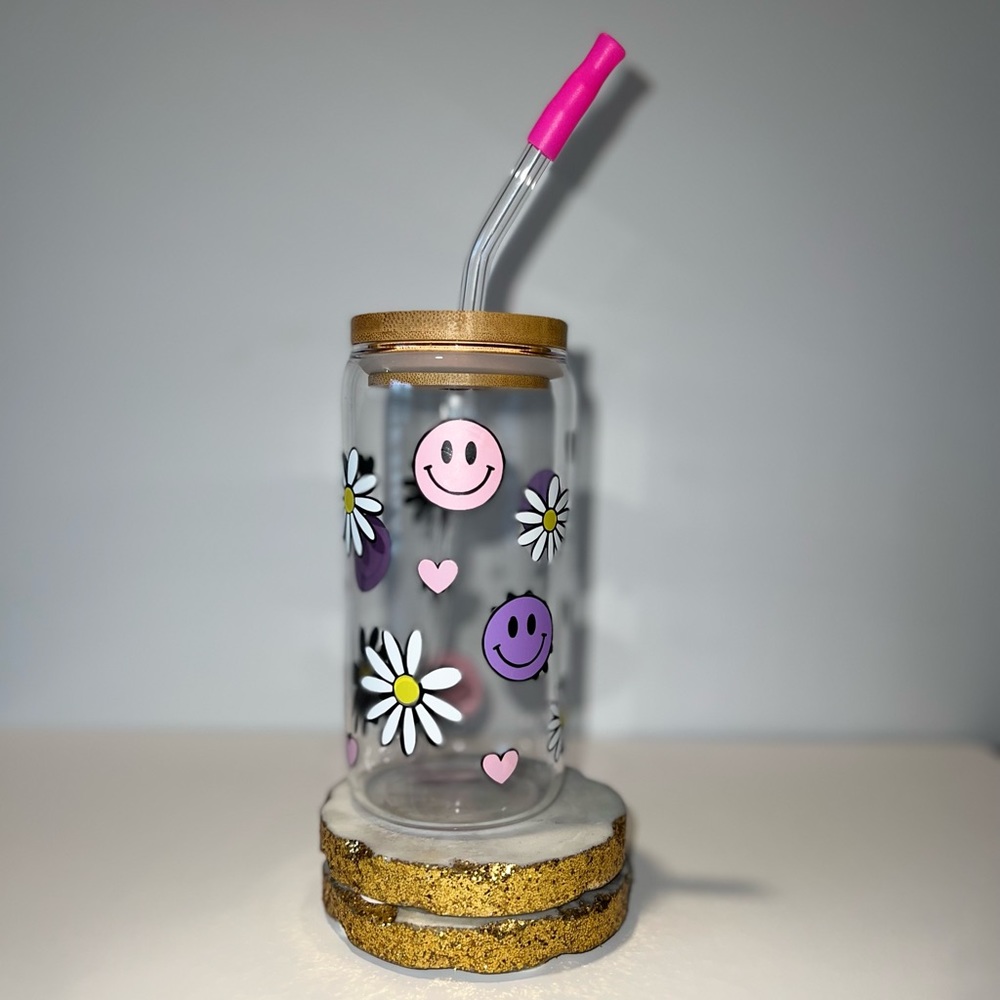 Smileys & Daisies Glass Cup